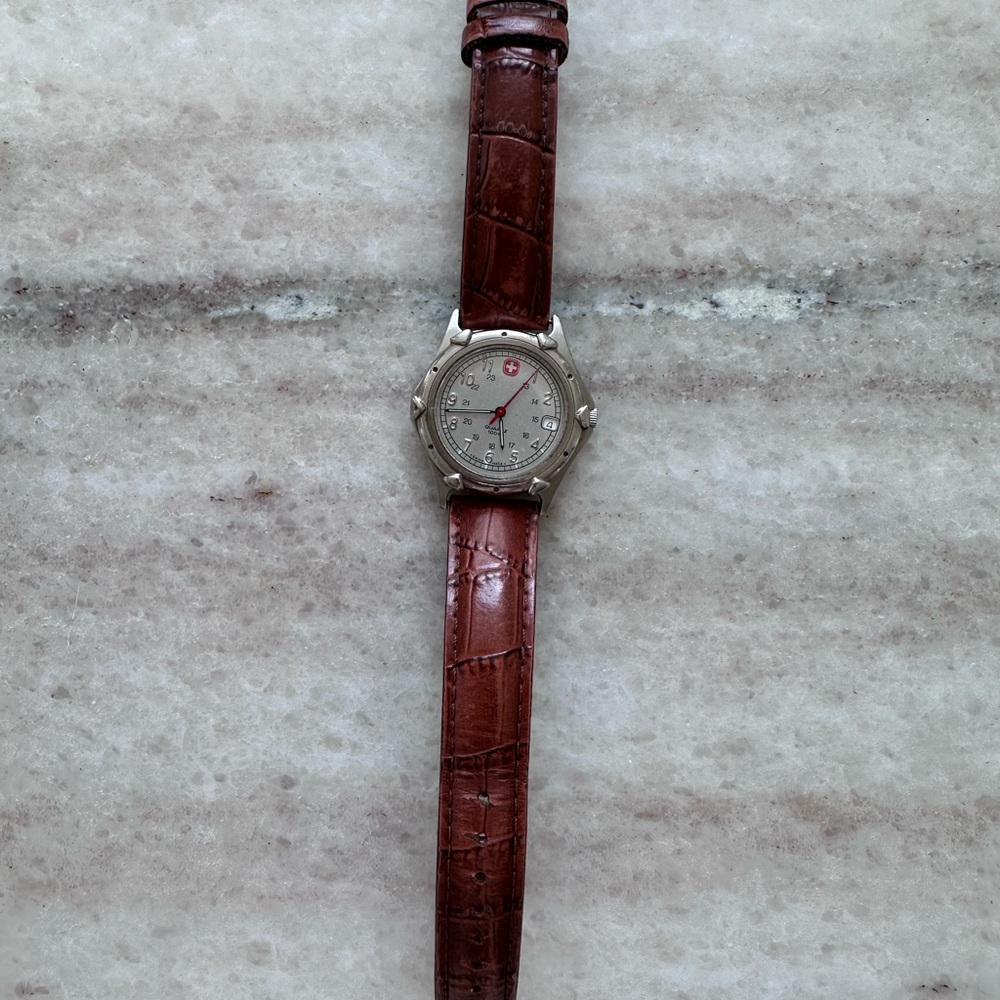 Brown Leather Strap Unisex Watch • made Swiss